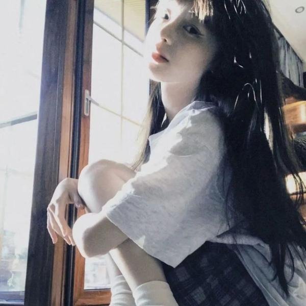 黑夜中的玻璃人偶